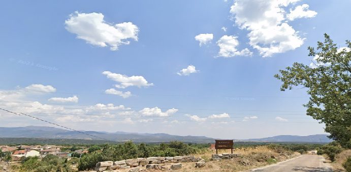 M-913,Lozoyuela-Navas-Sieteiglesias,Carretera de Las Navas,Comunicado